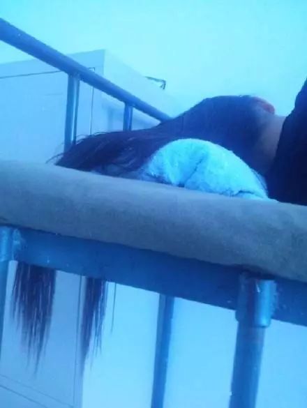 女生宿舍恐怖片精彩部分 cXF9-fynstfh4535189.jpg