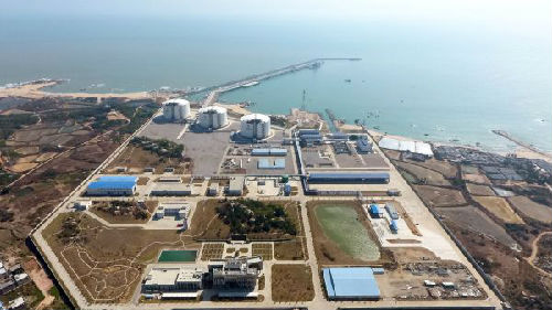 英媒称中国液态天然气需求爆棚:槽车运输忙不