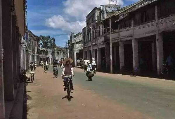 深圳是不是一座可以骑行的城市?看两代深圳人