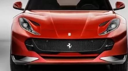 法拉利第一辆 SUV 官方谍照曝光