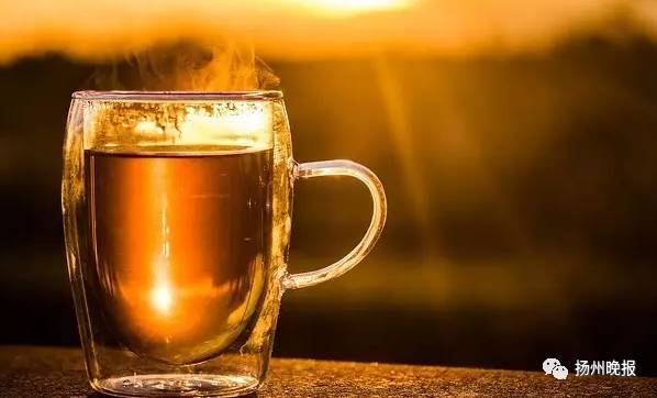 当心!24岁女子喝水喝出急性腰扭伤!这个病已经