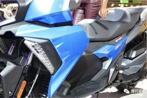 2018 宝马C400 X中型踏板摩托车