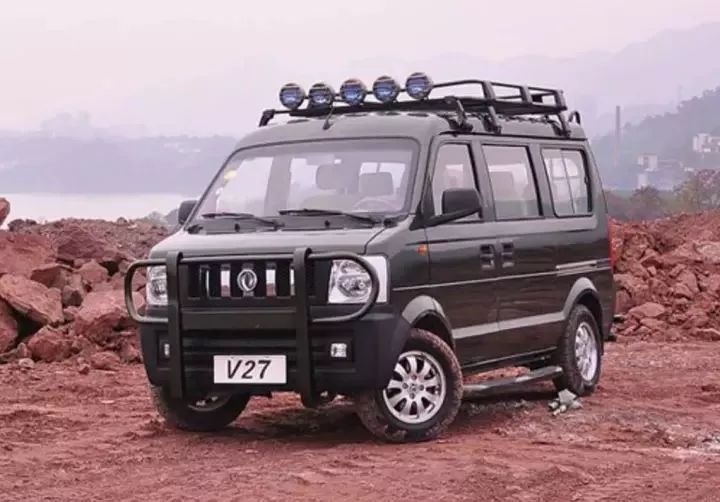 谁说MPV玩不了越野?5万车比50万能豁,还是四