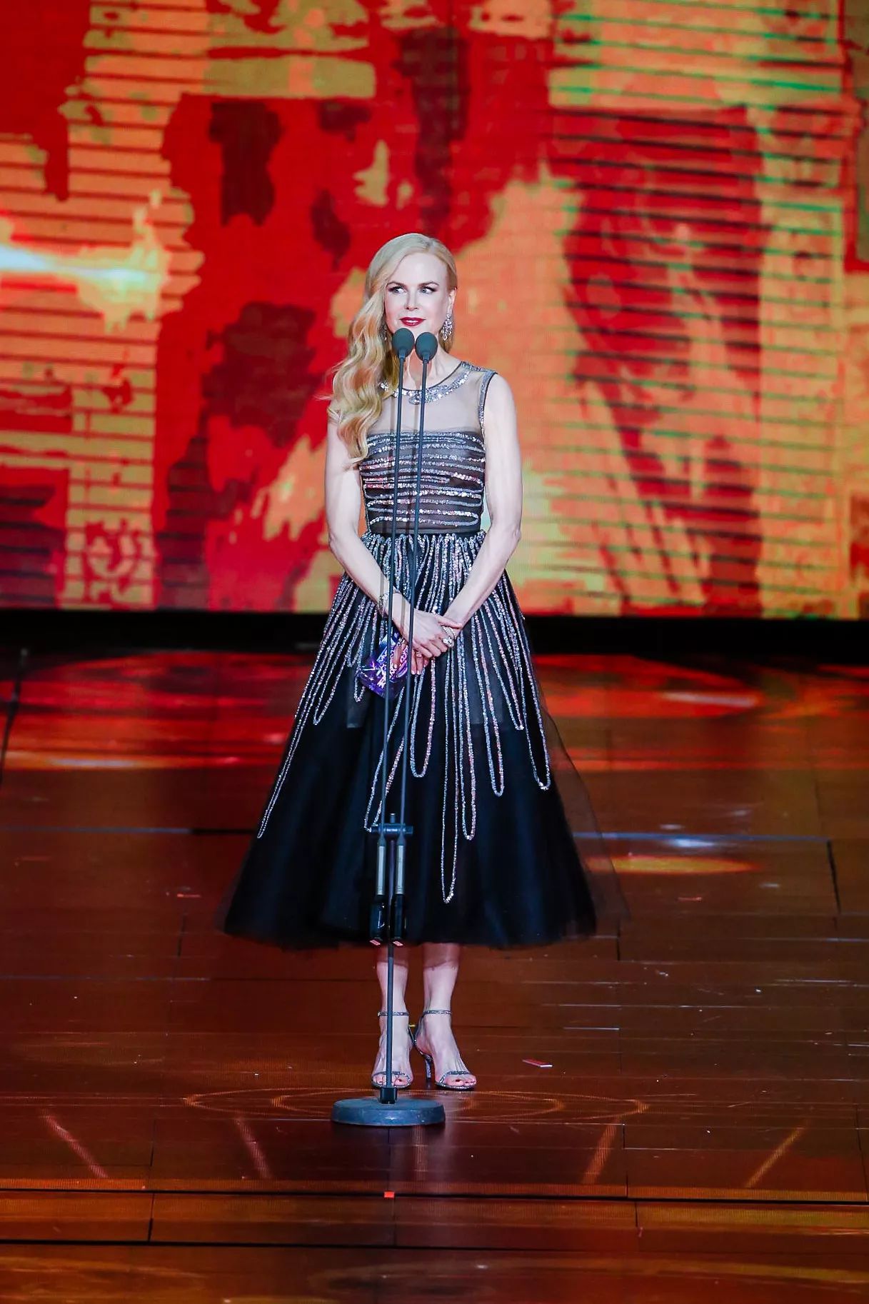 3分钟100亿!6分05秒超200亿!马云请了半个娱