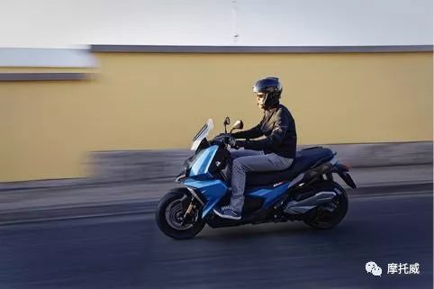 2018 宝马C400 X中型踏板摩托车