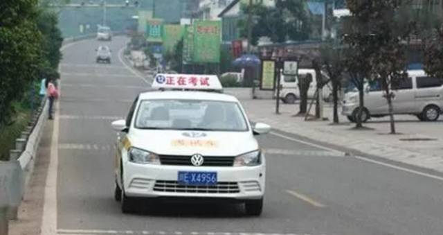 驾考新规实行一月都说科三难?来看科三怎么过