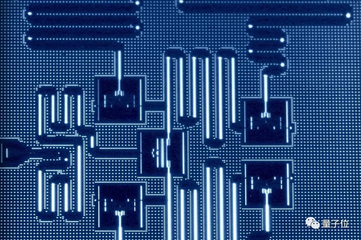 ibm量子计算新突破:成功构建50个量子比特原型机