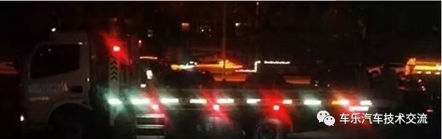 汽車上裝LED燈駕照被扣12分?大家覺得是活該還是被冤枉呢?