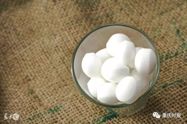 地沟油、毒奶粉已过时!最新爆出樟脑丸会导致