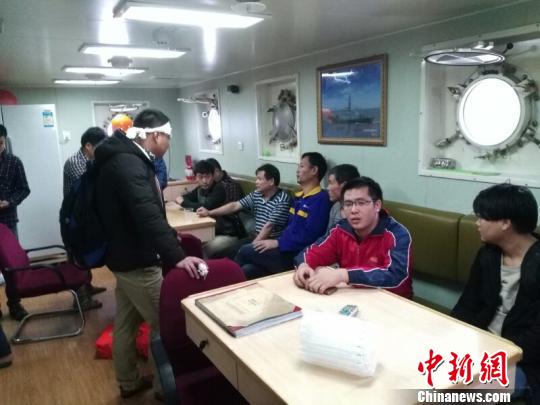 一货轮遇寒潮大风沉没 14名船员遇险获救。广东海事局供图
