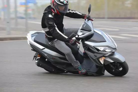 『评测』运动有型--新大洲本田裂行RX125FI测试报告-新浪汽车