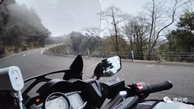 摩托车跨国骑行都有哪几种方案?有钱必看,没钱