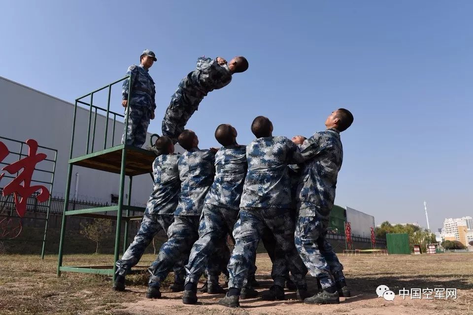 空军68周年 | 新兵遭遇首个空军节:我用成长向