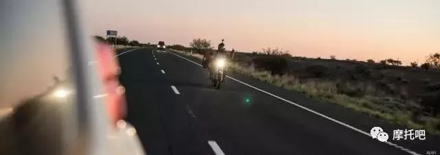 摩托车跨国骑行都有哪几种方案?有钱必看,没钱