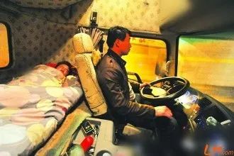 卡车司机跑4000公里运费只有1.6万,现在的卡车