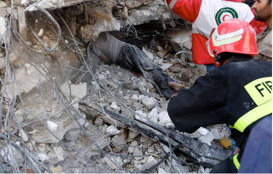 两伊边境大地震遇难人数升至450人 伊朗死伤惨