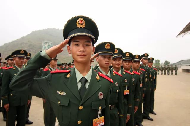 如何当一名武警 BLh8-fynshiq8898291.jpg