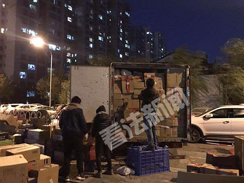 双十一快递员日送两三百单 称累得眼珠都不转了