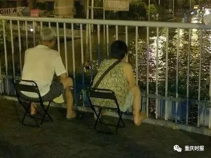 非洲经济总量排名第一_非洲饥饿儿童图片(2)