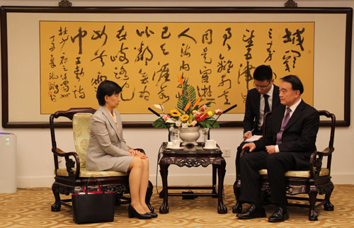 外交部副部长李保东会见联合国副秘书长、裁军