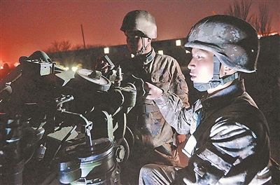 团军某旅建立夜暗条件合成营装备性能数据库|