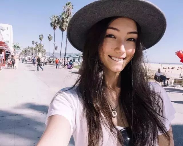 马云第一次演电影,女主角竟是90后混血女神,还