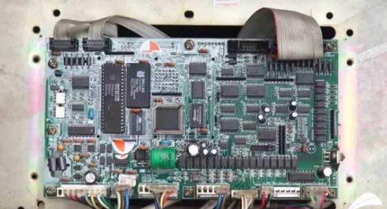 花同样钱少加一半油!加油机作弊太可恨,无数司