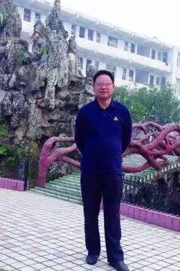 【热点】16岁尖子生26刀刺死了班主任!惨案竟