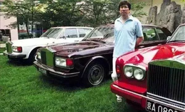 在中国,哪些人是最早开上豪车的?第一个奔驰车