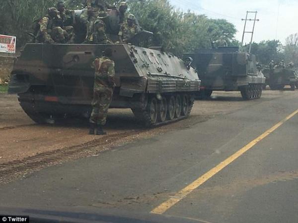 视频|津巴布韦军方否认发动政变 称总统穆加贝