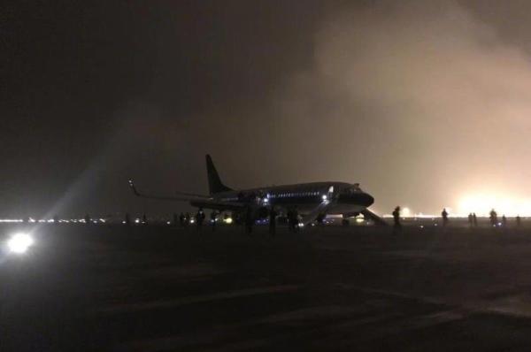 南航CZ6406航班上151名旅客平安降落桂林机场。  @广州日报 图
