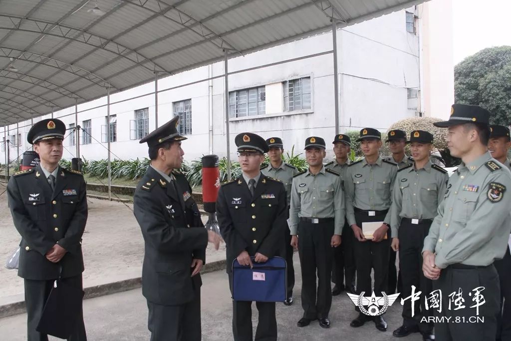 陆军学习贯彻党的十九大精神宣讲团赴陆军特种作战学院宣讲