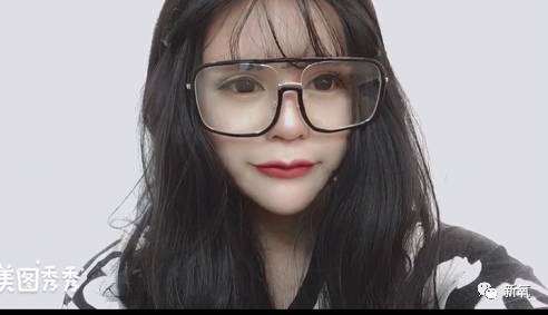 割了五次双眼皮的著名红人直播忘记开美颜,结