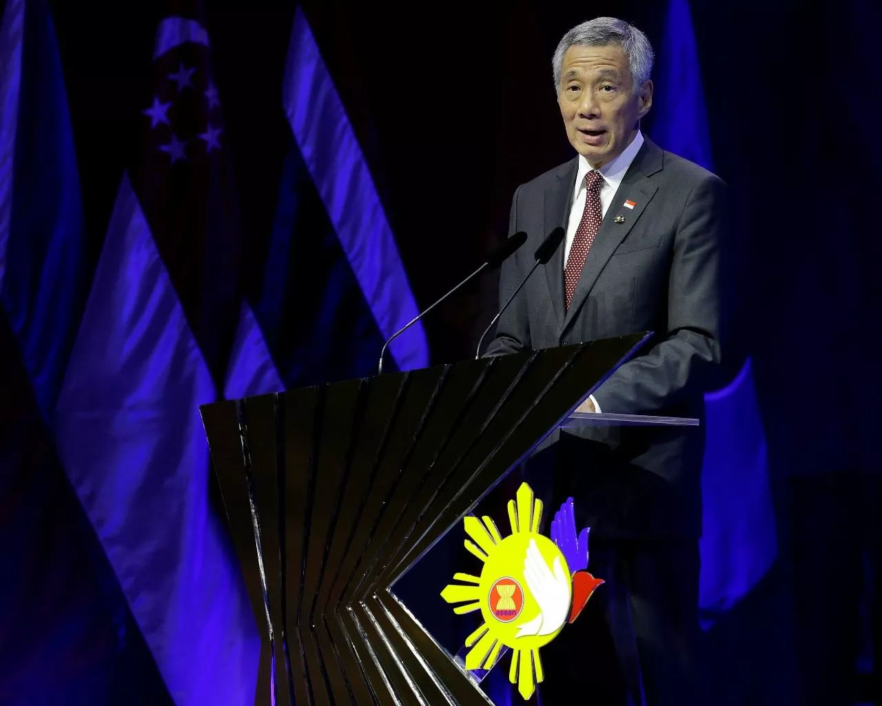 ▲11月14日，新加坡总理李显龙出席第31届东盟峰会闭幕式。（法新社）
