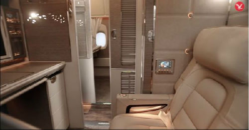 阿联酋航空公司波音777客机头等舱"套间".(英国《独立报》网站)