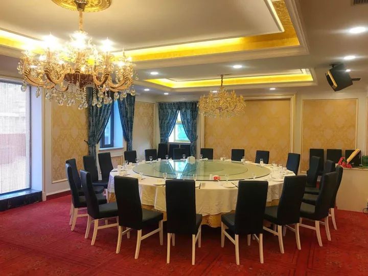 去哪儿办婚宴,省钱又体面?大连500对新人选对