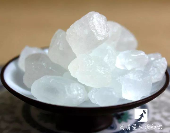 冰糖 ,选白色小块好,还是黄色大块好?看完终于