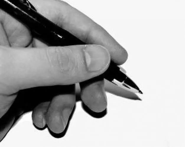 南京大学生万米高空写下25字遗书感动网友!原来生死之间，想到最多的还是他们……|王伟|遗书|生死_新浪新闻