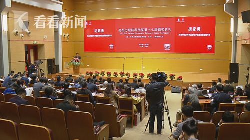 我国人口政策的重点_...合材料3,分析我国老年劳动力人口增长最快的时期是哪
