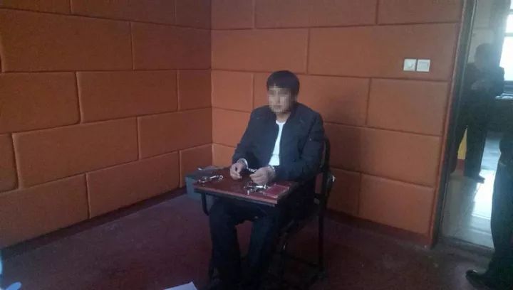 发朋友圈不满停车被贴条,质疑交警欺负外地车