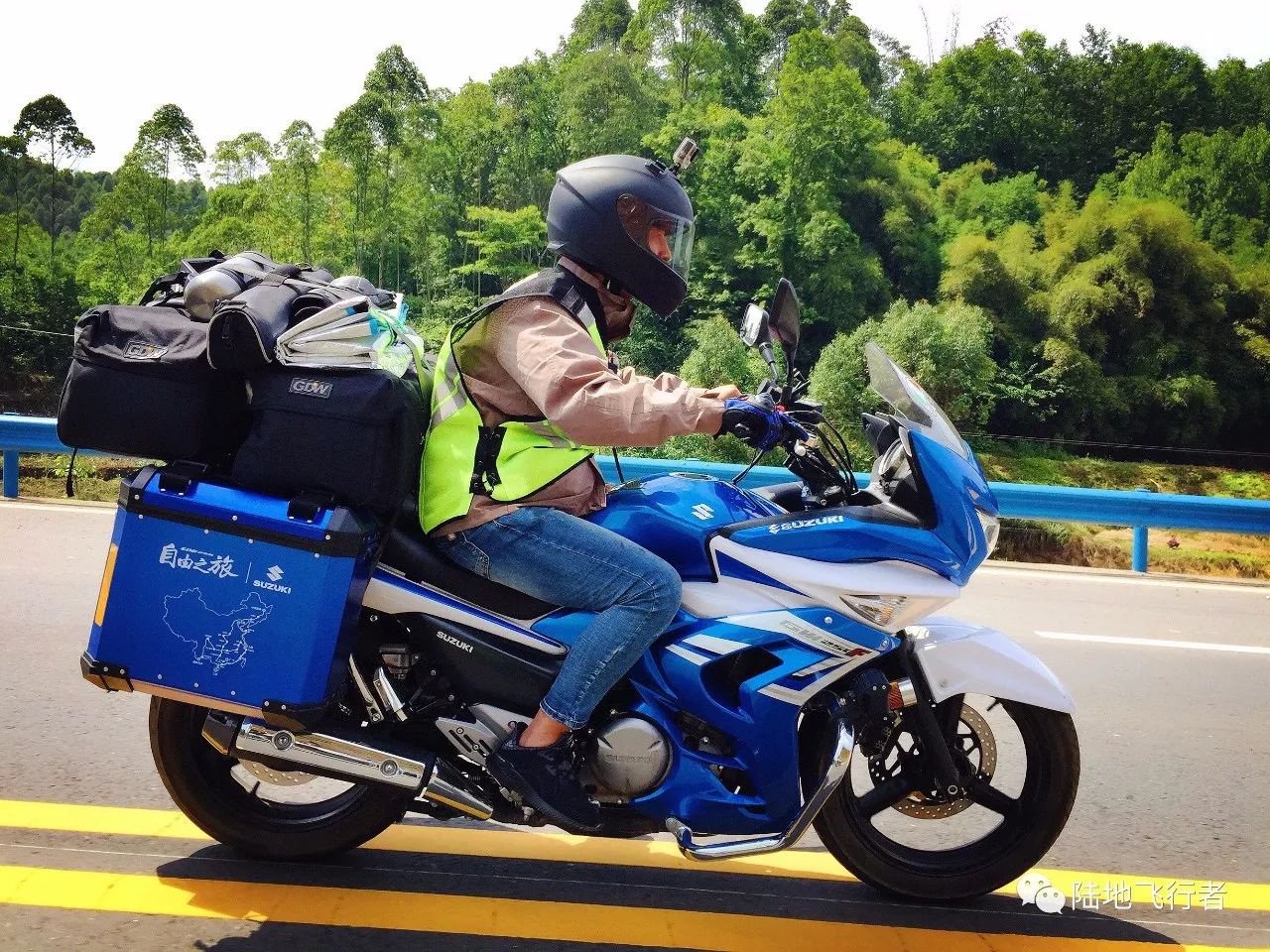 从小玩到大的三兄弟,一起考驾照,一起向拉萨进