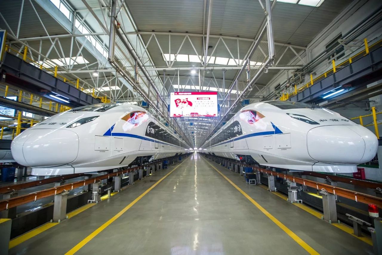 【车辆】可以“半坡起步”的西成高铁运输主力“黄金眼”,你了解吗?-新浪汽车