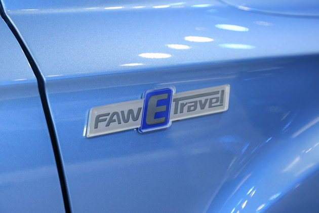 2017广州车展:一汽森雅R7智能网联版亮相 搭载