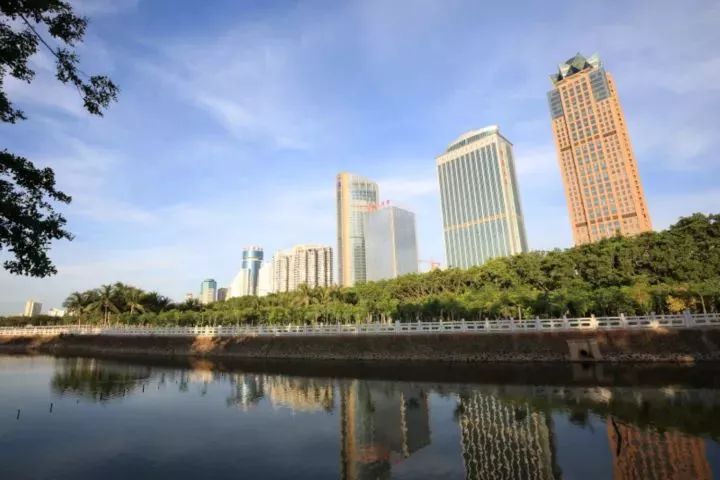 海南2017年经济总量_海南经济发展变化图片(3)