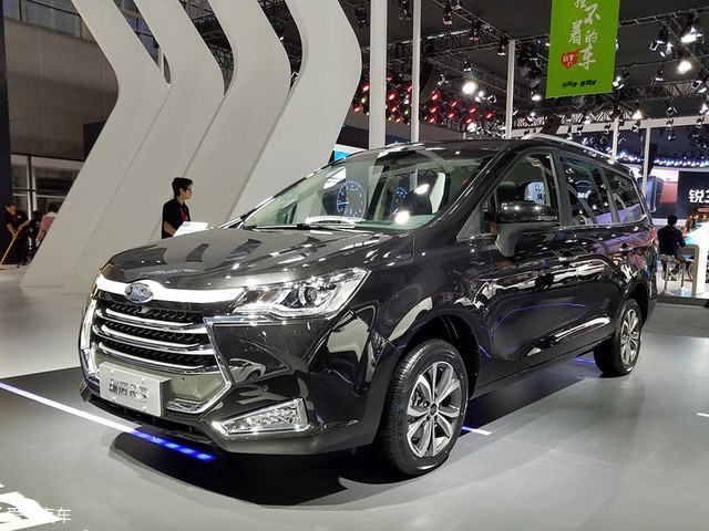 江淮瑞风R3将于4月上市 三排七座布局