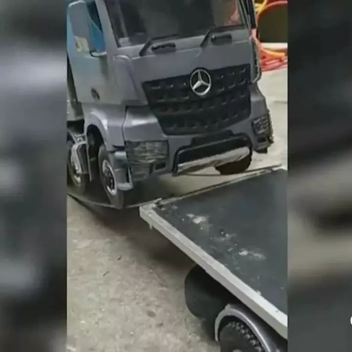 奔驰就是奔驰，简直是太牛了，居然这样就开上去了