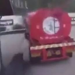 各个都是老司机！那些开了挂的大卡车