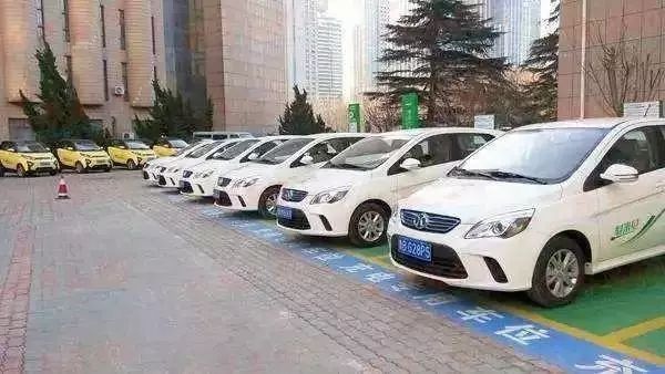 成都明起启用新能源汽车专用号牌,不限行,可享