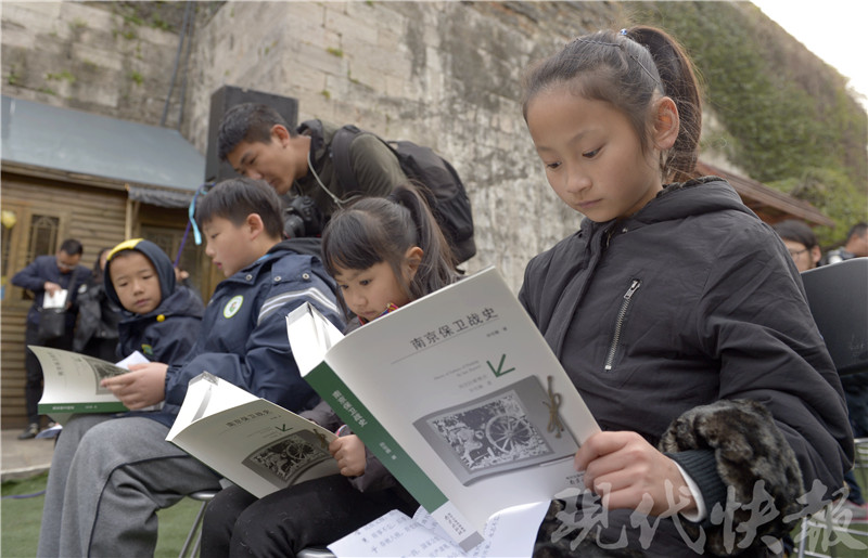 中华门内讲述《南京保卫战史》 抗战精神永不过时