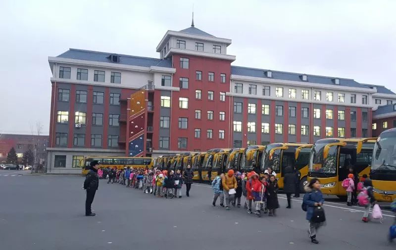 哈尔滨德强学校副校长张亚清 以人发展为本让后勤保障精细化【校长